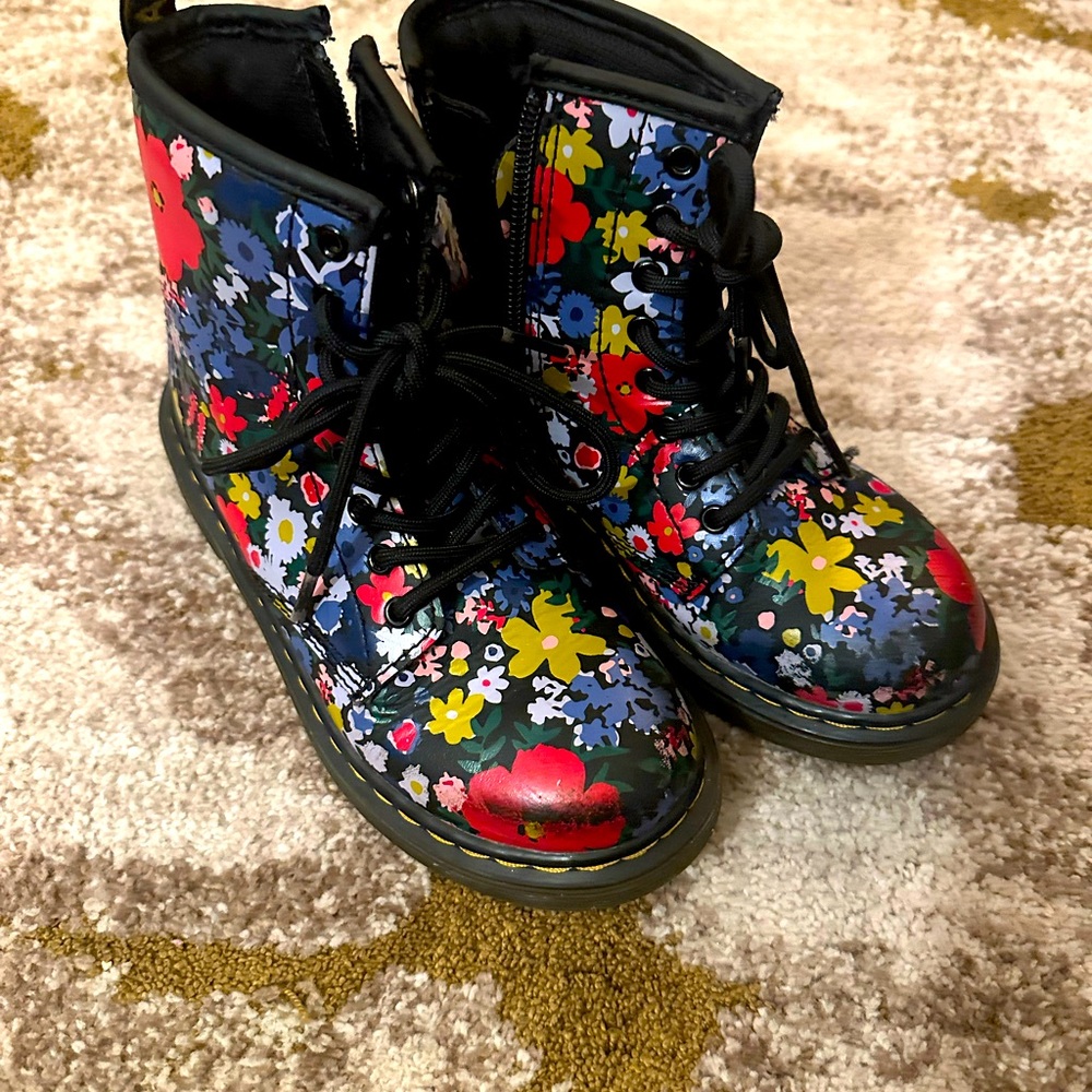 Dr Martens girls